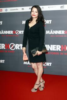 Cosma Shiva Hagen feet photo thumbnail