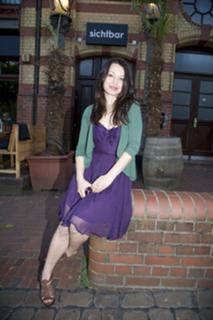 Cosma Shiva Hagen feet photo thumbnail