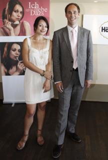 Cosma Shiva Hagen feet photo thumbnail