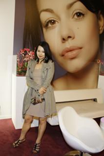 Cosma Shiva Hagen feet photo thumbnail