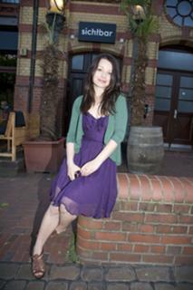 Cosma Shiva Hagen feet photo thumbnail