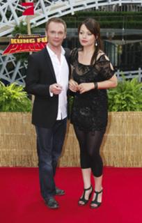 Cosma Shiva Hagen feet photo thumbnail