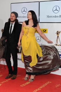 Cosma Shiva Hagen feet photo thumbnail