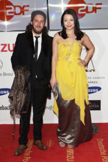 Cosma Shiva Hagen feet photo thumbnail