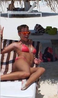 Costanza Caracciolo feet photo thumbnail