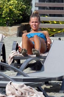 Costanza Caracciolo feet photo thumbnail