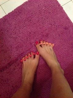 Costanza Caracciolo feet photo thumbnail