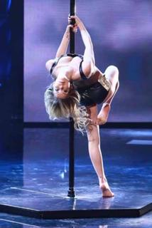 Costanza Caracciolo feet photo thumbnail