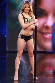 Costanza Caracciolo feet photo thumbnail