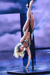 Costanza Caracciolo feet photo thumbnail