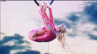 Costanza Caracciolo feet photo thumbnail