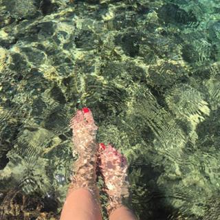 Costanza Caracciolo feet photo thumbnail