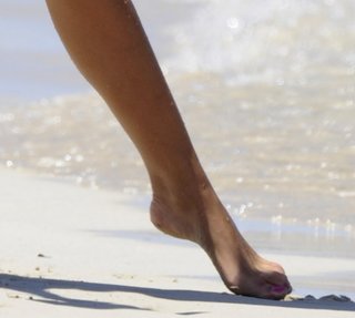 Costanza Caracciolo feet photo thumbnail