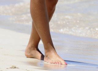 Costanza Caracciolo feet photo thumbnail