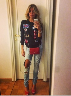 Costanza Caracciolo feet photo thumbnail