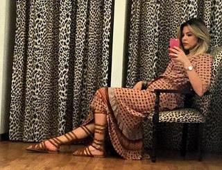 Costanza Caracciolo feet photo thumbnail