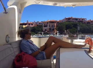 Costanza Caracciolo feet photo thumbnail