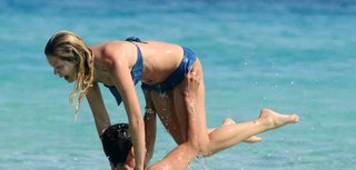 Costanza Caracciolo feet photo thumbnail