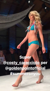 Costanza Caracciolo feet photo thumbnail