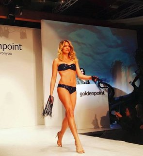 Costanza Caracciolo feet photo thumbnail