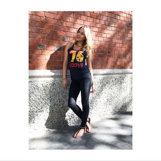 Costanza Caracciolo feet photo thumbnail