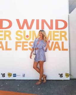 Costanza Caracciolo feet photo thumbnail