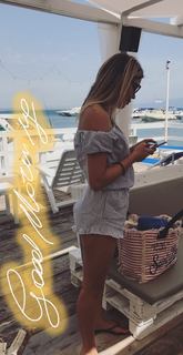 Costanza Caracciolo feet photo thumbnail