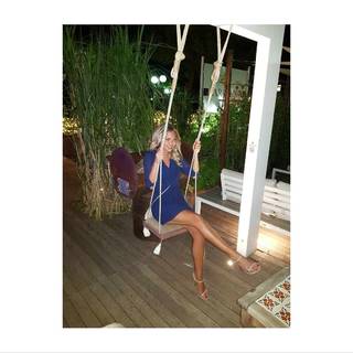 Costanza Caracciolo feet photo thumbnail