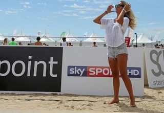 Costanza Caracciolo feet photo thumbnail