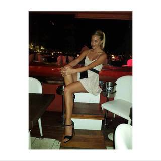 Costanza Caracciolo feet photo thumbnail