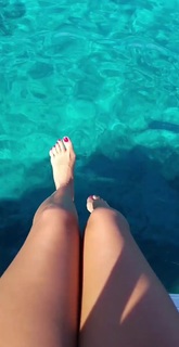 Costanza Caracciolo feet photo thumbnail