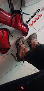 Costanza Caracciolo feet photo thumbnail