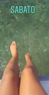 Costanza Caracciolo feet photo thumbnail
