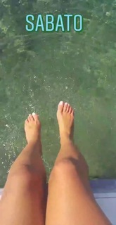Costanza Caracciolo feet photo thumbnail