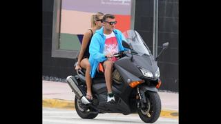 Costanza Caracciolo feet photo thumbnail