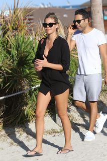 Costanza Caracciolo feet photo thumbnail