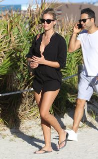 Costanza Caracciolo feet photo thumbnail