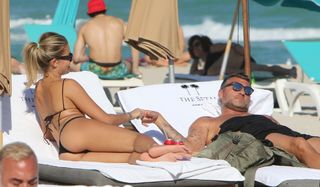 Costanza Caracciolo feet photo thumbnail