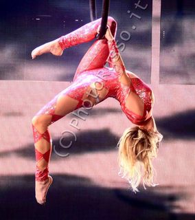 Costanza Caracciolo feet photo thumbnail