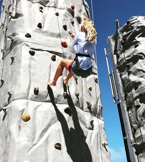 Costanza Caracciolo feet photo thumbnail