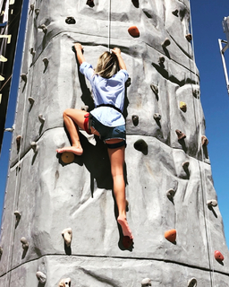 Costanza Caracciolo feet photo thumbnail