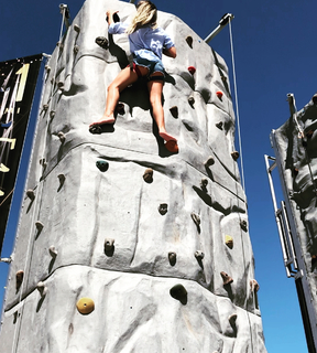 Costanza Caracciolo feet photo thumbnail