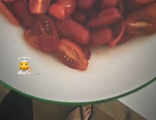 Costanza Caracciolo feet photo thumbnail