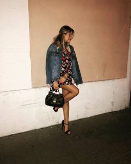 Costanza Caracciolo feet photo thumbnail