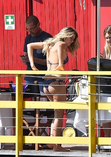 Costanza Caracciolo feet photo thumbnail