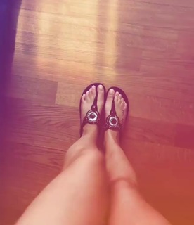 Costanza Caracciolo feet photo thumbnail