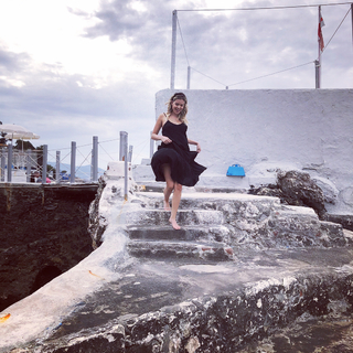 Costanza Caracciolo feet photo thumbnail