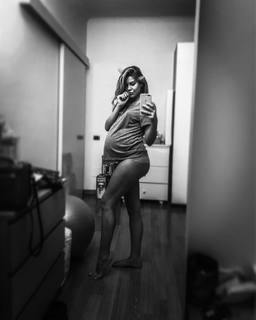 Costanza Caracciolo feet photo thumbnail