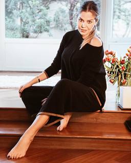 Costanza Caracciolo feet photo thumbnail