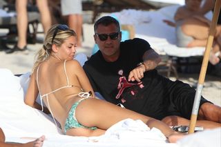 Costanza Caracciolo feet photo thumbnail